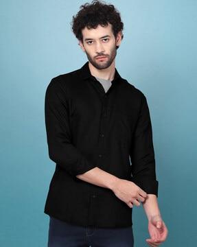 spread collar shirt with patch pockets