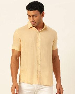 spread collar shirt with short sleeves