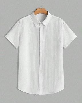 spread-collar shirt with short sleeves