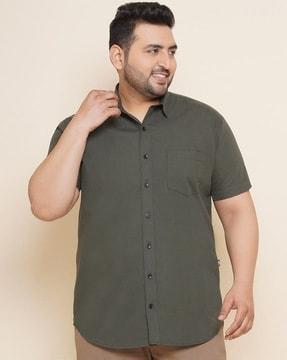 spread collar shirt with short sleeves