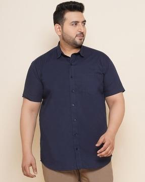 spread collar shirt with short sleeves