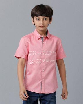 spread collar shirt with short sleeves