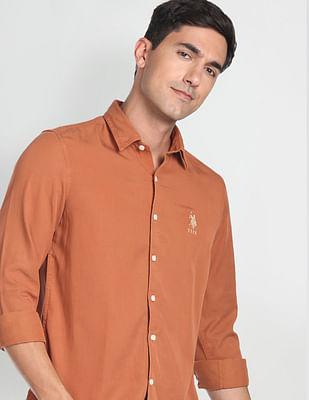 spread collar solid shirt