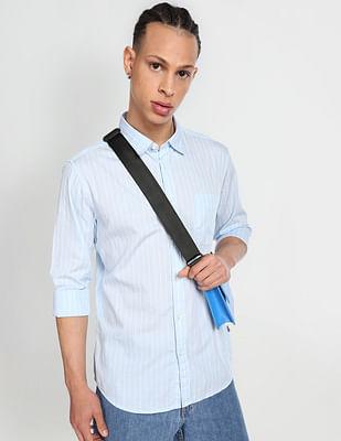 spread collar vertical stripe casual shirt