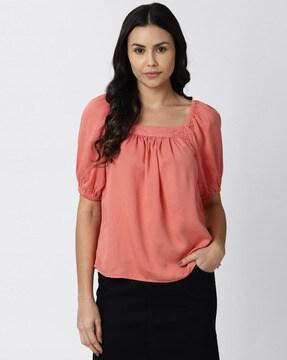 square-neck top with puff sleeves