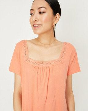 square-neck top with short sleeves