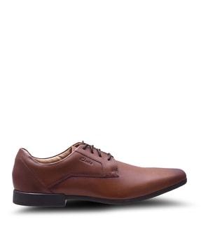 square-toe derby shoes