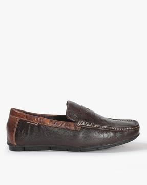 square-toe slip-on shoes
