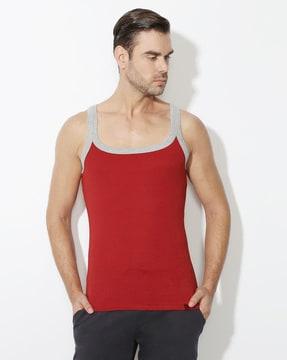 squared-neck sleeveless vest