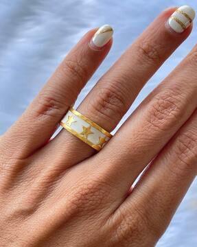 star pattern classic ring