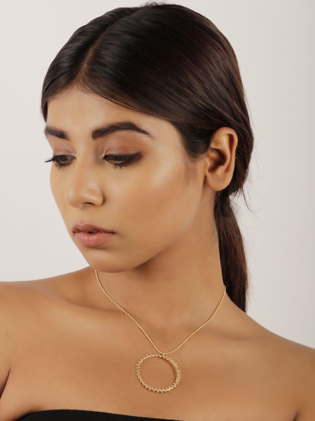 stilskii unisex gold-toned circular pendant necklace