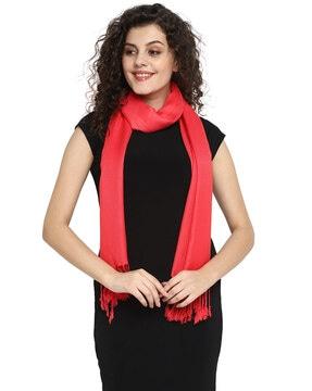 stole with fringed hem