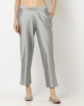 straight pant with insert pockets