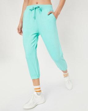 straight fit flat-front capris