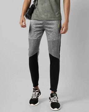 straight fit joggers with elasticate waist