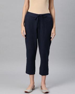 straight fit pants with insert pockets