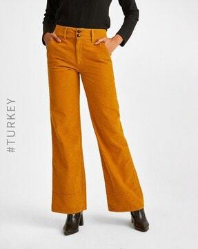 straight fit trousers with insert pockets