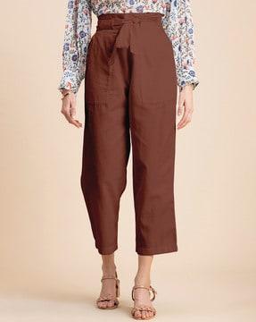 straight fit trousers with insert pockets