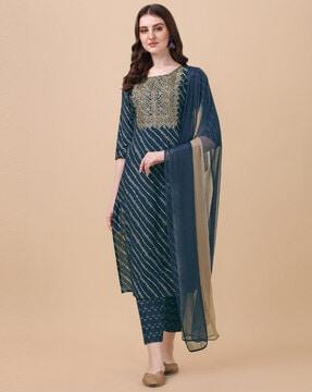 straight kurta set with embroidered yoke