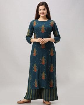 straight kurta set with embroidery accent