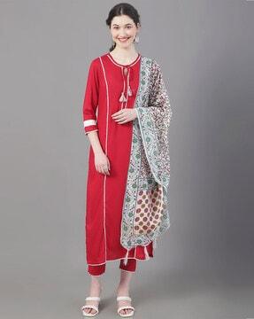 straight kurta set with lace detail