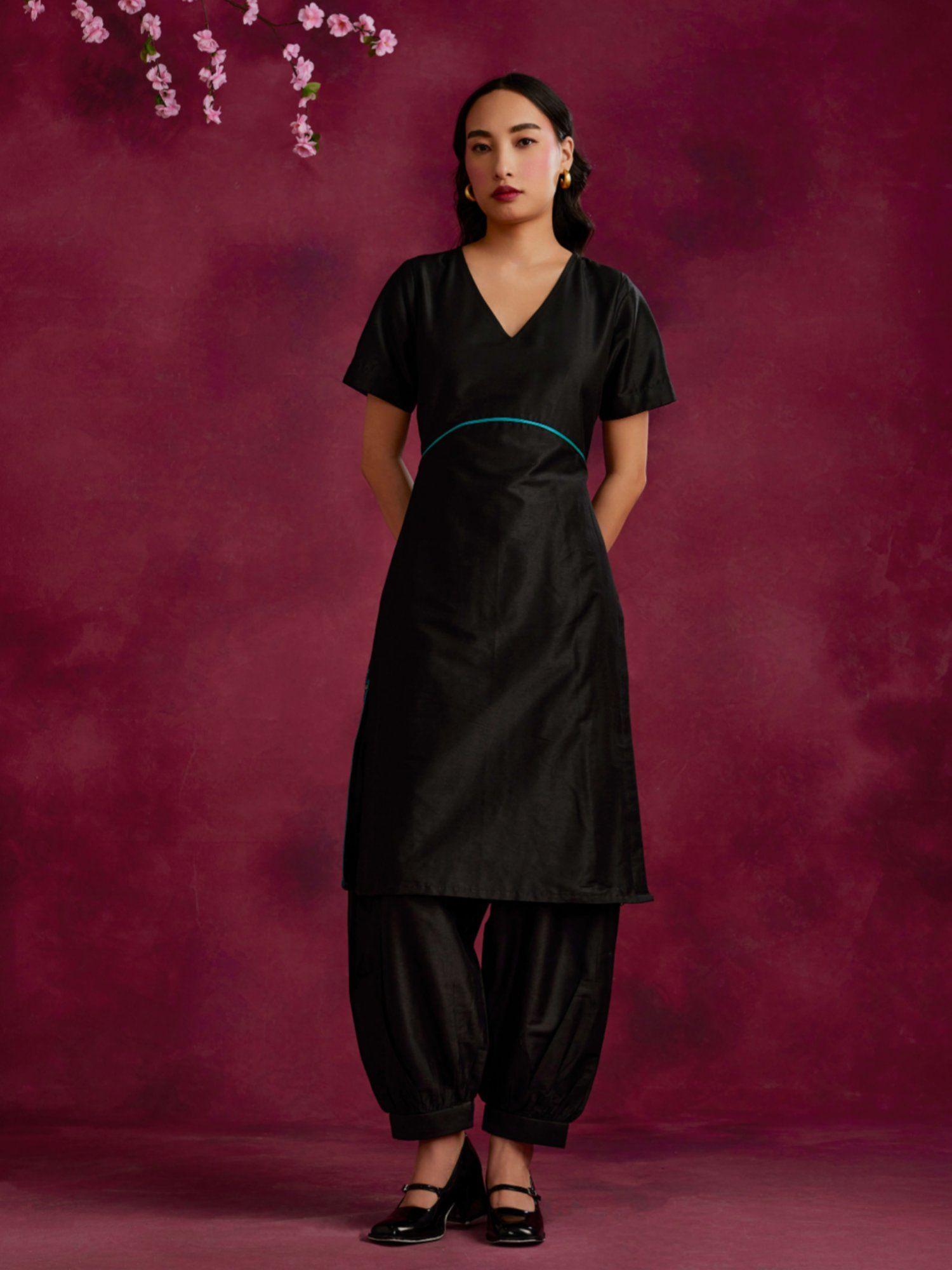 straight kurta with contrast floral zari slits black