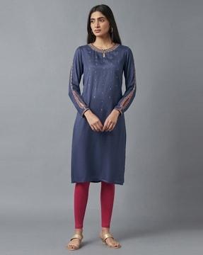 straight kurta with embroidered accent