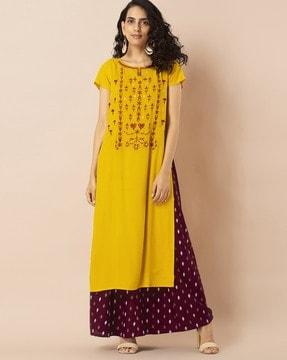 straight kurta with embroidered yoke