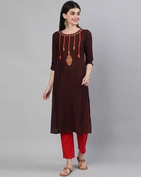 straight kurta with embroidery accent