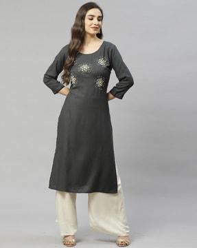 straight kurta with embroidery