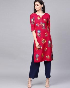 straight kurta with floral embroidery