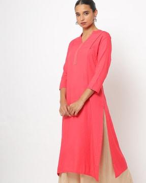 straight kurta with insert pocket