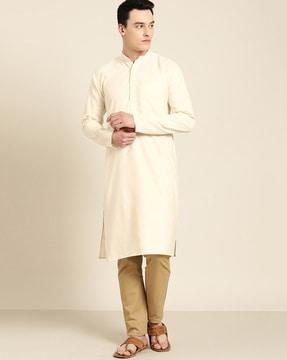 straight kurta with insert pockets