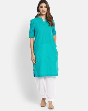 straight kurta with mandarin collar