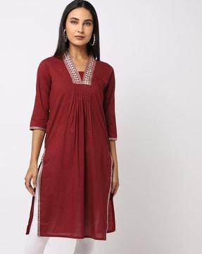 straight kurta with square-neck