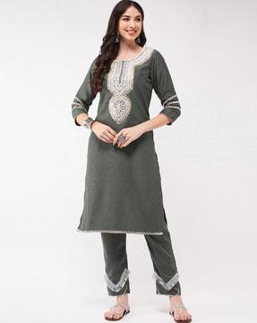 straight kurta with yoke embroidery