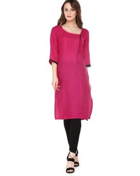 straight kurti with applique detail