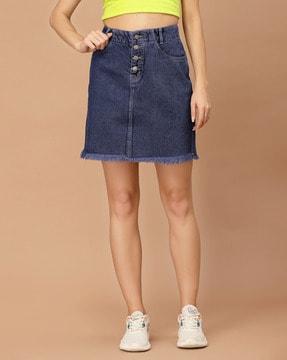 straight skirt with button-accent