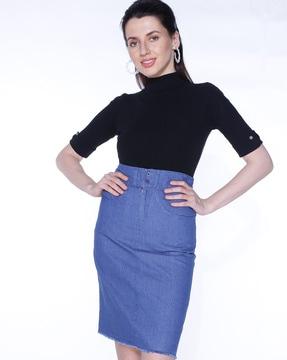 straight skirt with insert pockets