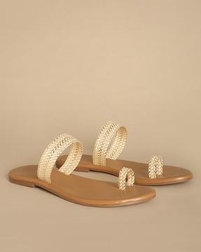 strappy flat sandals with toe-ring