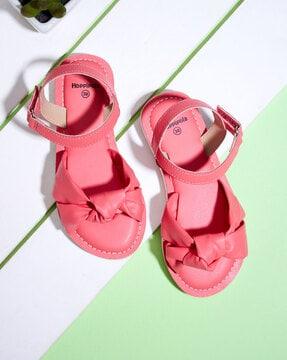strappy open-toe slingback flat sandals