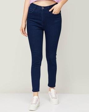 stretchable skinny jeans with insert pockets