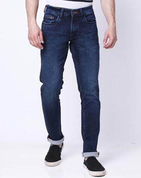 stretchable straight jeans with insert pockets