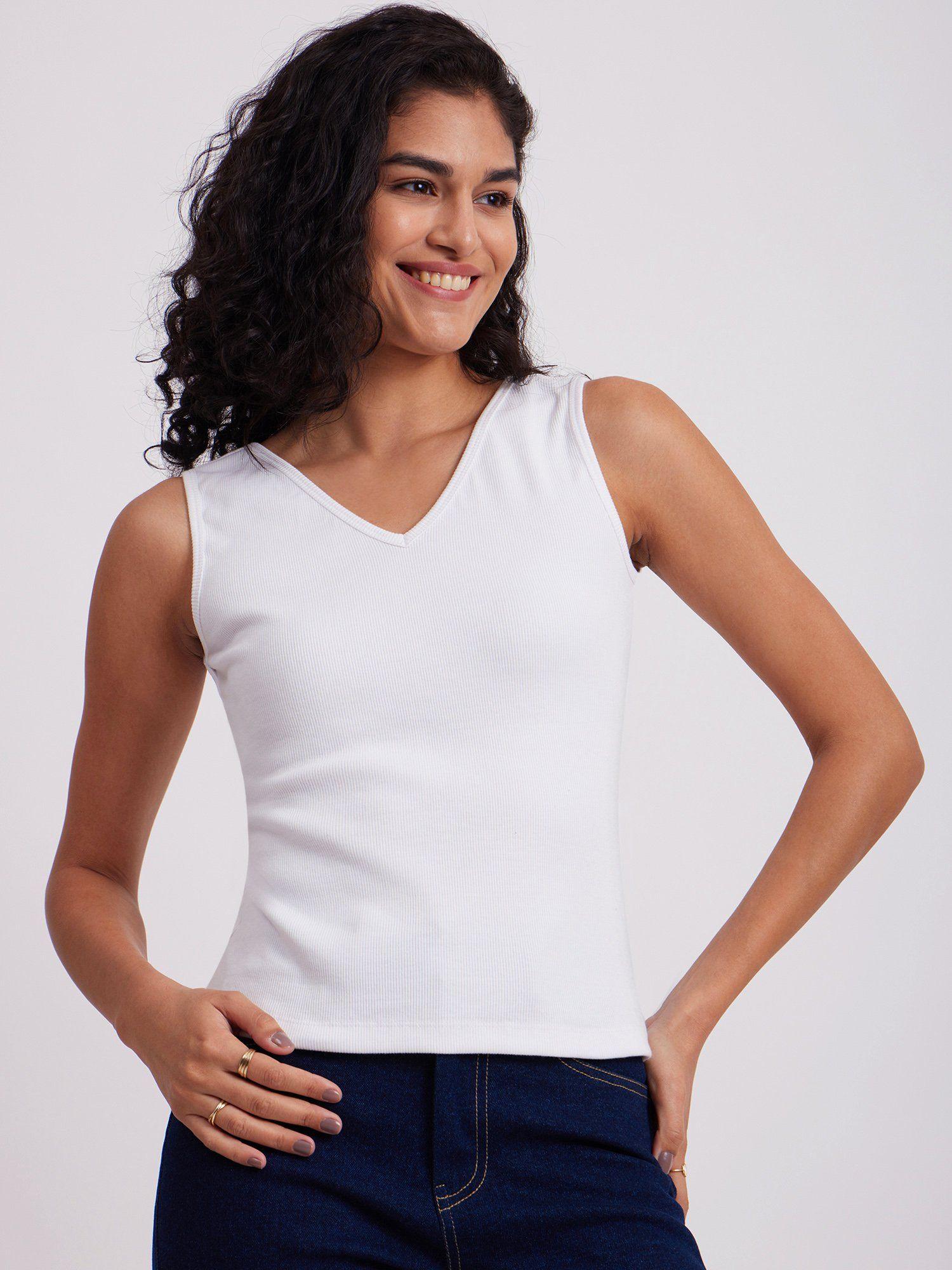 stretchable v-knitted t-shirt white