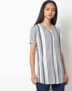 striped tunic with puffed sleeves