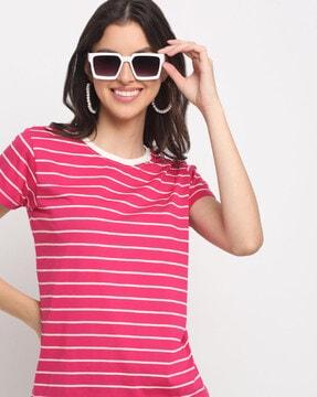 striped crew-neck t-shirt with short sleeves