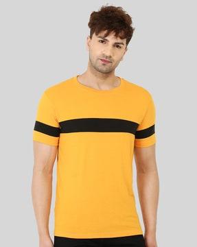 striped crew-neck t-shirt with short sleeves