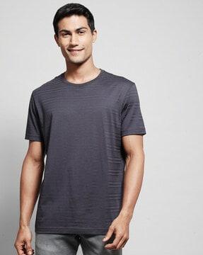 striped crew-neck t-shirt with short sleeves