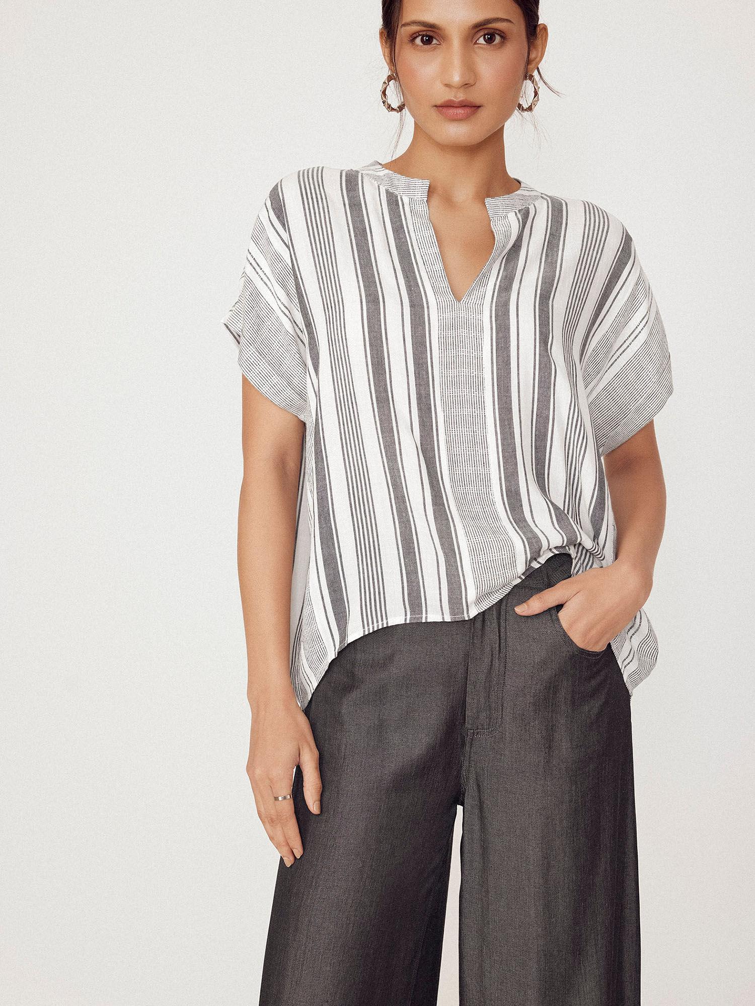 striped extended sleeve top