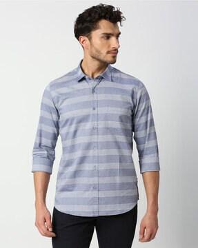 striped print spread collar shirt
